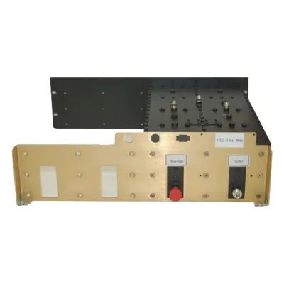Preselector de 380-470 MHz, Compacto, 2-5 MHz Ancho-Banda, 1.5 dB, 450 Watt, N Hembras.