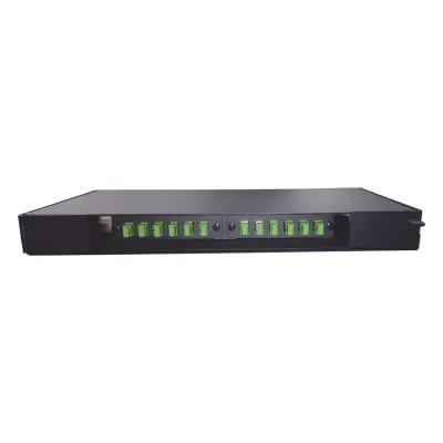 Patch panel de 12 puertos de 1u, incluye pigtails, adapters plates y splice tray