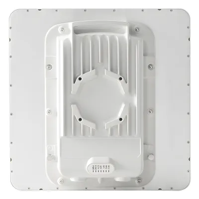 PTP-550 Hasta 1.36 GBps / 4910 - 6200 MHz / 802.11 AC Wave 2 MU-MIMO 4: 4x4 / BackHaul con Antena Integrada (Alta ganancia 23 dBi) (C050055H016A)