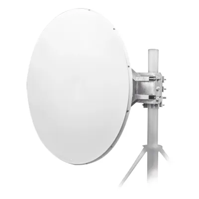 Antena direccional Alto Rendimiento / Parábola profunda para mayor aislamiento al ruido /4 ft / 4.9 a 6.1 GHz / / Ganancia de 35 dBi / Soporte de acero inoxidable / Polaridad en 90 ° y 45 ° / Incluye montaje.