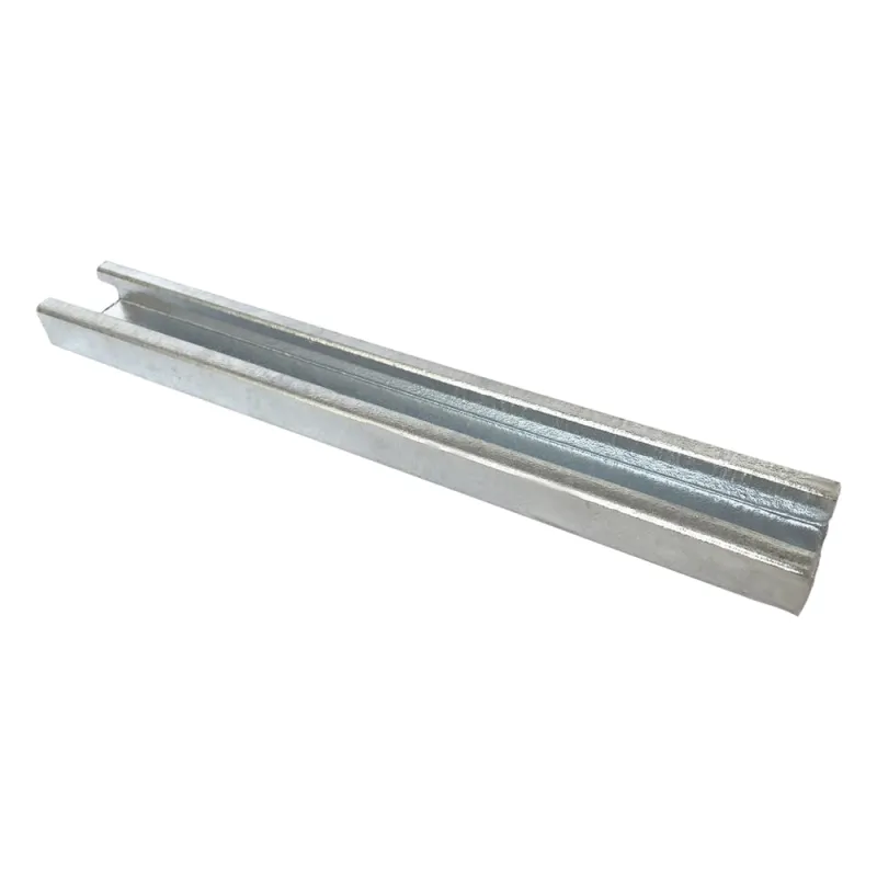 Unicanal liso 4x2, 3000 mm, con acabado Galvanizado por inmersión en caliente