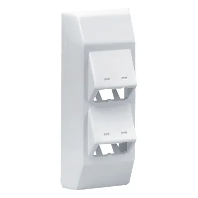 Soporte Con 4 Puertos Mini-Com, Con Bisagras de Instalación a Presión, Para Canaletas T45, Material PVC Rígido, Color Blanco Mate