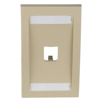 Placa de Pared Vertical Ejecutiva, Salida Para 1 Puerto Mini-Com, Con Espacios Para Etiquetas, Color Marfil
