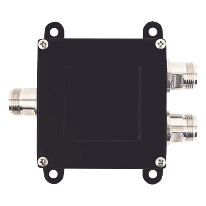 Separador TAP -7 dB con rango de frecuencia de 700 a 2500 MHz. Ideal para separar las antenas a diferentes longitudes de cable coaxial. 50 Ohm. Conectores N Hembra.