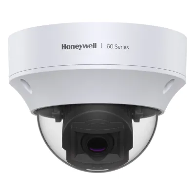 Cámara IP tipo domo 5 MP para exterior con IR inteligente hasta 50 m, lente motorizado varifocal y compatibilidad ONVIF