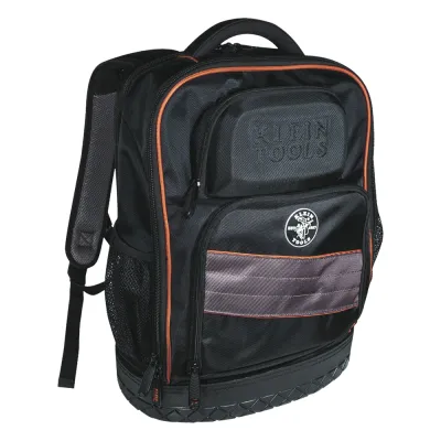 Mochila para herramientas y computadora portátil Tradesman Pro™ en poliéster negro con 25 bolsillos (No incluye herramientas).