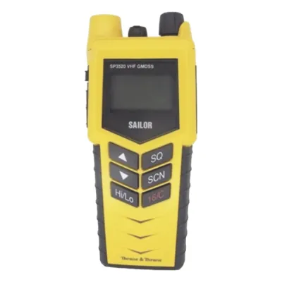 Radio VHF Portátil / GMDSS / IP67 Waterproof / Batería Dual / Conectividad Externa / Display con Retroiluminación Roja