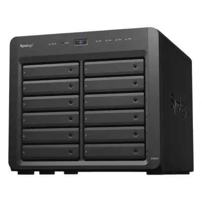 NAS Synology DiskStation DS2422+ | 12 Bahías | Expandible a 24 Bahías | Procesador AMD Ryzen Quad-Core | Hasta 32 GB DDR4 ECC | Caché NVMe SSD | Redes 10/25GbE | Compatible con Virtualización y Vigilancia.