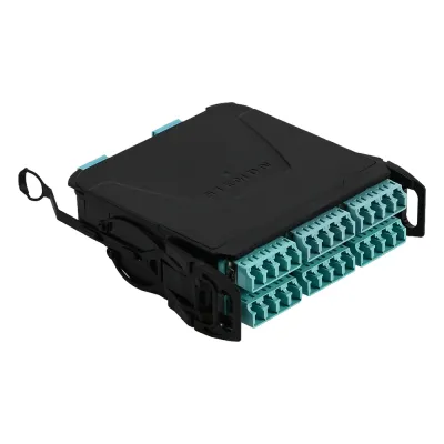 Módulo Plug & Play LightVerse, Hasta 24 fibras, Base 12 Hembra, "Shuttered" LC/UPC para fibra Multimodo OM4, UL Loss