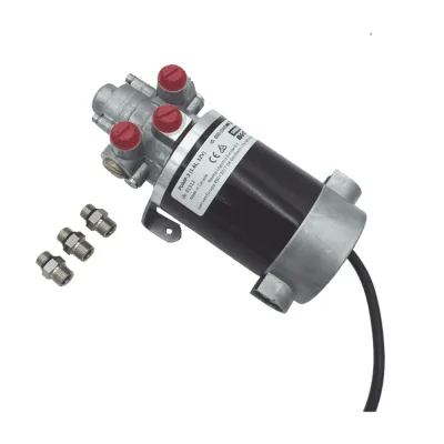 Bomba Hidráulica Reversible PUMP-3 / 12V DC / Flujo 1.6L (98 cu.in) por Minuto / Cilindro 160-550 cc (9.8 - 33.5 cu.in) / Conexiones ORB / Incluye 3 Adaptadores ORB-5 a 9/16 UNF / Compatible con SteadySteer