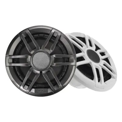 Par de Altavoces Marinos Coaxiales FUSION Serie XS 6.5 in (165 mm) / 50 W RMS / 200 W Potencia Pico / Tweeter de Cúpula de Aluminio / Cono de Polipropileno / Certificación IP65 / Impedancia 4 Ohms / Respuesta 80 Hz-18 kHz / Incluye Rejillas Gris y Blanc