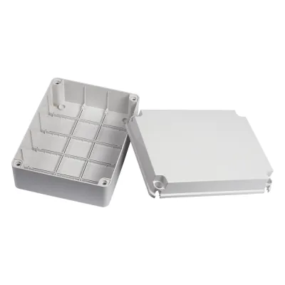 Gabinete de Plástico IP55 (190 X 240 X 95 mm). Protección EMI. Para Instalaciones Comerciales, Residenciales e Industriales. Incluye Tornillería para su Tapa.