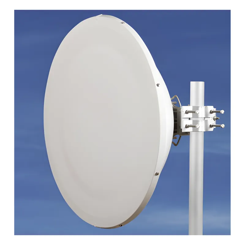 Antena direccional Alto Rendimiento / Parábola profunda para mayor aislamiento al ruido /4 ft / Guía de onda para radio B5x y C5x / Ganancia de 35 dBi / Soporte de acero inoxidable / Polaridad en 90 ° y 45 ° / Incluye montaje.
