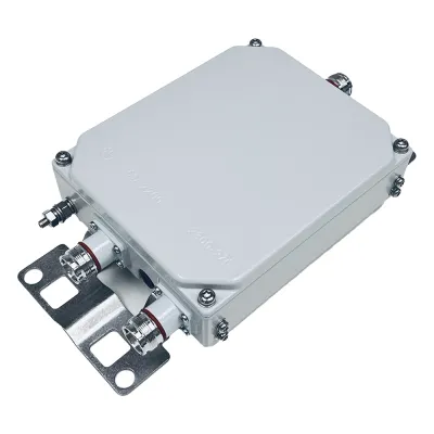 DIPLEXOR 617-220 MHz/ 2300-2700 MHz, 200 W, -161dBc Conector 4.3-10, IP67