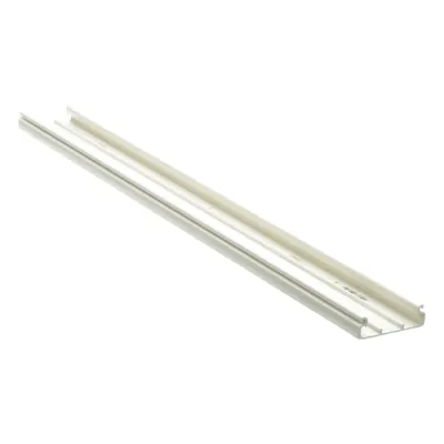 Base para canaleta T-45, de PVC rígido, con orificios perforados para montaje, 60.3 x 18.5 x 3000 mm, Color Blanco Mate