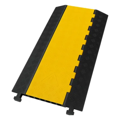 Protector de Cable de 3 Canales / Base de Goma y Tapa de Plástico / Tamaño del Canal 56x55MM / Capacidad de Carga 6.1 Toneladas / Longitud 90 cm / Ancho del Contorno 50 cm / Altura 7.5 cm / Color Amarillo-Negro / Material Hule