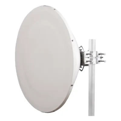 Antena direccional Alto Rendimiento / Parábola profunda para mayor aislamiento al ruido /4 ft / Guía de onda para radio B5x y C5x / Ganancia de 35 dBi / Soporte de acero inoxidable / Polaridad en 90 ° y 45 ° / Incluye montaje.