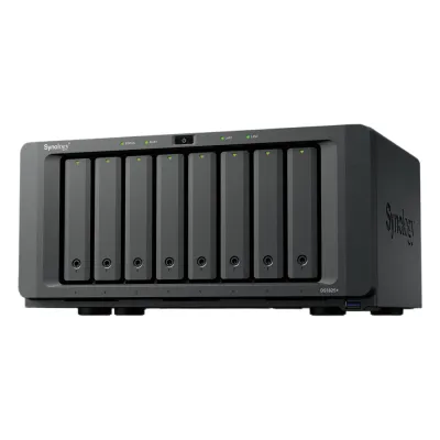NAS DiskStation DS1825+ | 8 Bahías | AMD Ryzen V1500B | 8 GB DDR4 ECC | Hasta 2,239 MB/s Lectura | 2 Puertos 2.5GbE | Expansión PCIe 3.0 | Compatible con 10GbE y 25GbE | Caché SSD M.2 | Synology DSM.