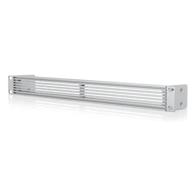 UACC Rack Mount Panel Vented 1U – Panel Ventilado de 1U para Rack, Ideal para Cubrir Espacios No Utilizados y Mantener un Aspecto Limpio y Ordenado