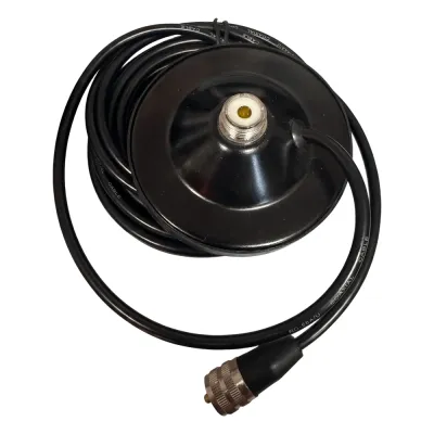 Montaje Magnético / Diámetro 90 mm (3.5 in) / Conector SO239 / 4.5 m de cable RG58 / Para Vehículos
