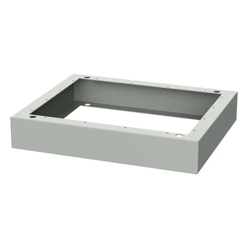 Base de Piso (Zocalo) de Aluminio para Gabinetes ComLine OSP de Medidas 700x600 mm, Color Gris