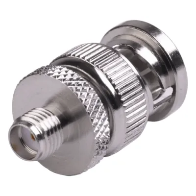 Adaptador en Línea de Conector SMA Hembra a BNC Macho, Níquel/ Oro/ Teflón.