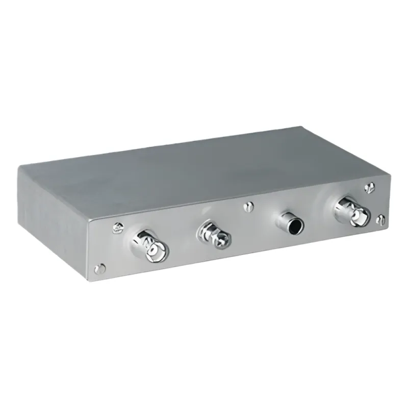 Preamplificador para recepción, ganancia variable 0-30 dB, 40-512 MHz, 13.6 Vcc, 200mA.