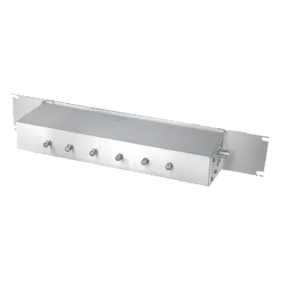 Preselector de 806-821 MHz, 6 cavidades, 15 MHz Ancho de Banda, N Hembras.