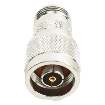 Adaptador en Línea, de Conector N Macho Inverso a N Hembra, Níquel/ Oro/ Teflón.