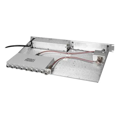 Multiacoplador Compacto para 400-512 MHz, 40 MHz de Ancho-Banda, 0-18 dB de Ganancia, 8 puertos, 1 Unidad Rack (1.75") de altura y fuente con inyector para alimentación de TTA.