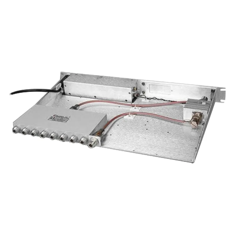 Multiacoplador Compacto para 400-512 MHz, 40 MHz de Ancho-Banda, 0-18 dB de Ganancia, 8 puertos, 1 Unidad Rack (1.75") de altura y fuente con inyector para alimentación de TTA.