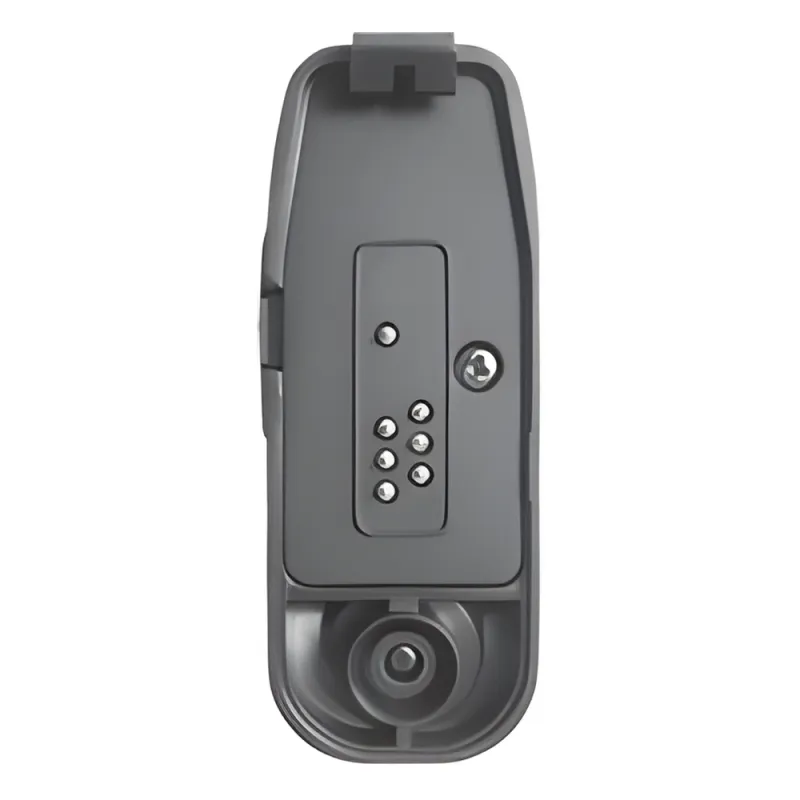 Adaptador para conectar los accesorios de audio de los radios : P110, PRO3150, EP450, EP350 a los radios XPR6500/ XPR6550/ DGP-4150/ DGP-6150