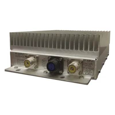 Amplificador Vehicular 136-174 MHz, Entrada 10-20W /Salida 100W, 18 Amp., UHF Hembras.