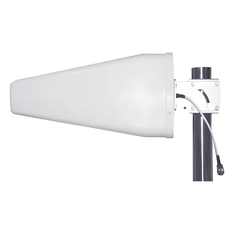 Antena Direccional Logarítmica 5G/4G/3G/ Especial para Cualquier Dispositivo Celular/ Amplio Rango de Frecuencias; 698-960 MHz / 1710-2700 MHz/ Proporciona 11 dBi de ganancia.