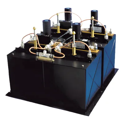 Combinador dB SPECTRA, en Panel para Rack 19", 380-400 MHz,3 Canales, 100 kHz de Sep. 150 Watt, N Hembras.