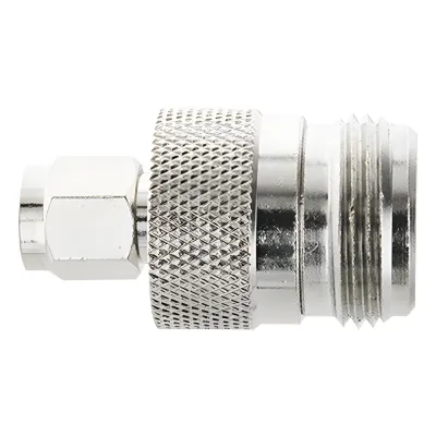 Adaptador en Linea de Conector SMA Macho a N Hembra.