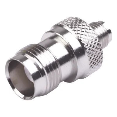 Adaptador en Línea de Conector TNC Hembra a SMA Hembra, Niquel/ Oro/ Teflón.