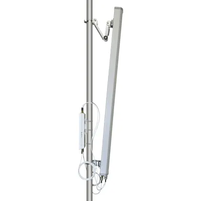 Antena Sectorial Doble Banda 14 dBi / Frecuencia 2400-2500 MHz y 5150-5850 MHz / Ganancia 14.5 dBi y 14.3 dBi / Polarización ±45° / Ancho de Haz Horizontal 110° / Ancho de Haz Vertical 9° / Conectores 4 x N-Hembra / Montaje en Po