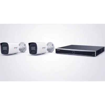 [ KIT ACUSEEK 2 CAM + 1 NVR ] / NVR 12 Megapixel / 8 Canales IP / 8 Puertos PoE / Cámara 4 MP / Tipo Bullet / Luz Dual 30 mts IR + 30 mts Luz blanca / Microfono Integrado / Exterior IP67 / WDR