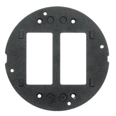 Sub-Placa / Doble Apertura Decorador / Aluminio Fundido / Acabado Negro en Polvo / 136.1 x 136.1 x 58.7 mm /Aplicaciones Multi-Servicio de Gran Capacidad / Instalación Empotrada.