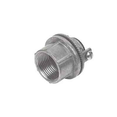 Conector Myers de Zinc 1 1/4" con Tornillo para Puesta a Tierra.
