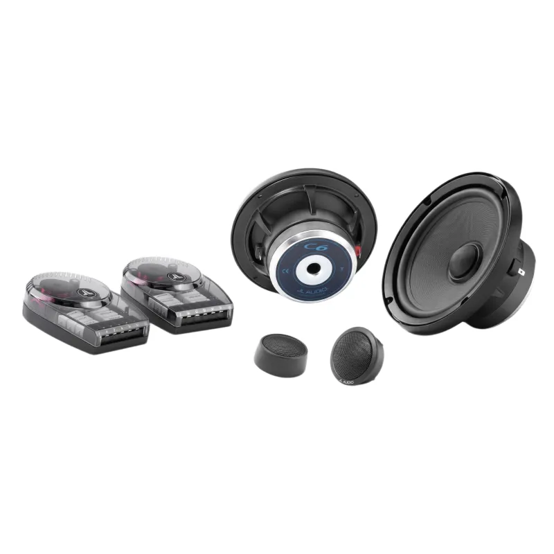 JL Audio® C6 / Par de Bocinas / Car Audio / Sistema de componentes de dos vías de 6.5″ / Sensibilidad hasta 96 dB / Impedancia 4Ω / Conos de Polipropileno Mineral / Rejillas Incluidas / Conectores de Pala / Montaje Empotrado y en Superficie