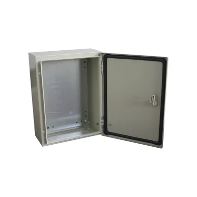 Gabinete de Acero IP66 Uso en Intemperie (300 x 400 x 200 mm) con Placa Trasera Interior de Metal y Compuerta Inferior Atornillable (Incluye Chapa y Llave T).