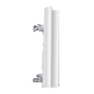 Antena sectorial para radio estaciones base airMAX de 120 grados de cobertura horizontal, 2 GHz (2.3-2.7 GHz) de 15 dBi (AM-2G15-120)