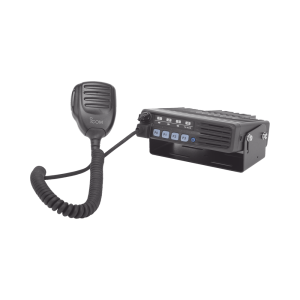 Radio Móvil Analógico en rango de frecuencia 400-470 MHz, 50 W de potencia de RF.  Incluye micrófono, cable de corriente y bracket.