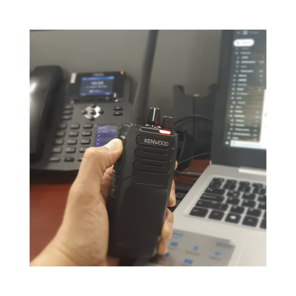 Radio portátil UHF 450-520 MHz, Digital NXDN-Analógico, 5 Watts, 64 Canales, Roaming, Encriptación, GPS*, Inc. antena, batería, cargador y clip - Image 8