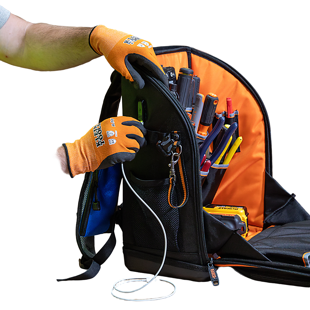 Mochila Profesional para Herramientas / 27 Bolsillos / Acceso Rápido y Estación de Trabajo / Base Moldeada Ancha / Interior Naranja / USB-C / Soporte para Lámpara - Image 8